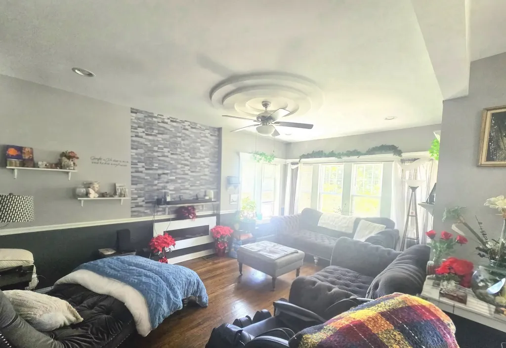 8041 South Dorchester Avenue Chicago IL 60619
