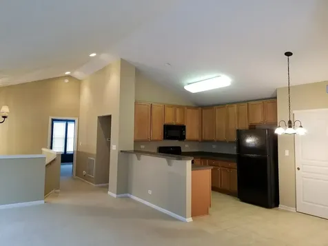 2444 Emily Lane Elgin IL 60124