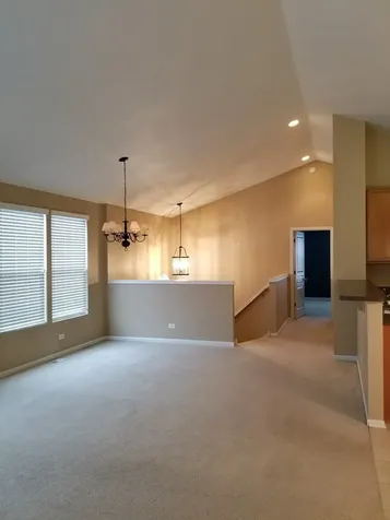 2444 Emily Lane Elgin IL 60124