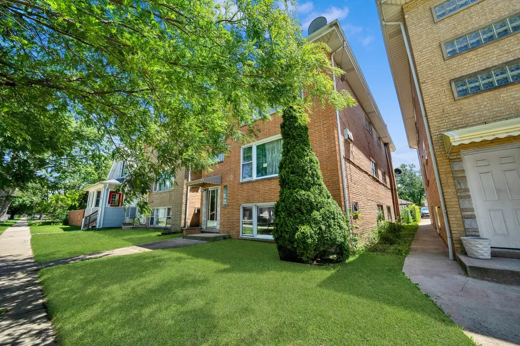 1917 High Street Blue Island IL 60406