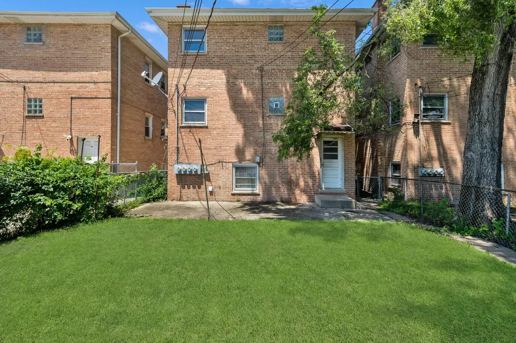 1917 High Street Blue Island IL 60406