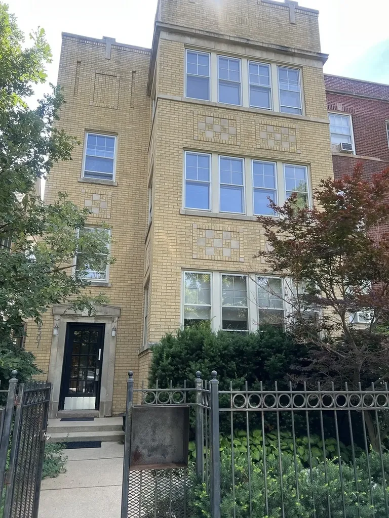 4507 North Campbell Avenue Chicago IL 60625
