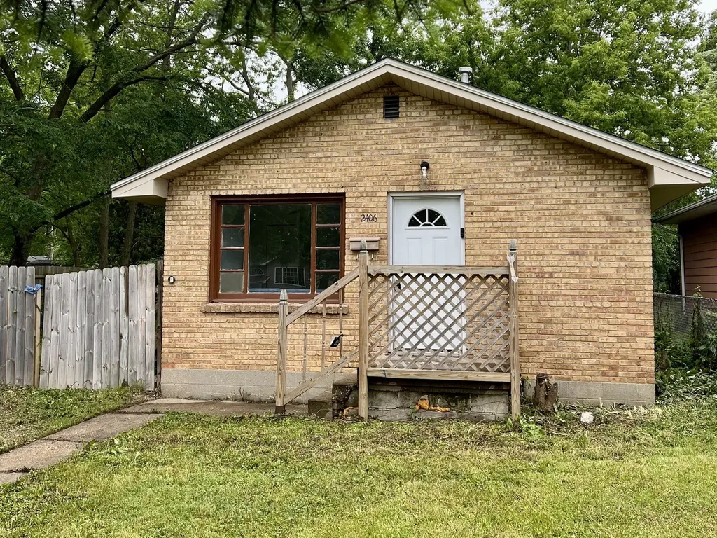 2406 Hermon Avenue Zion IL 60099