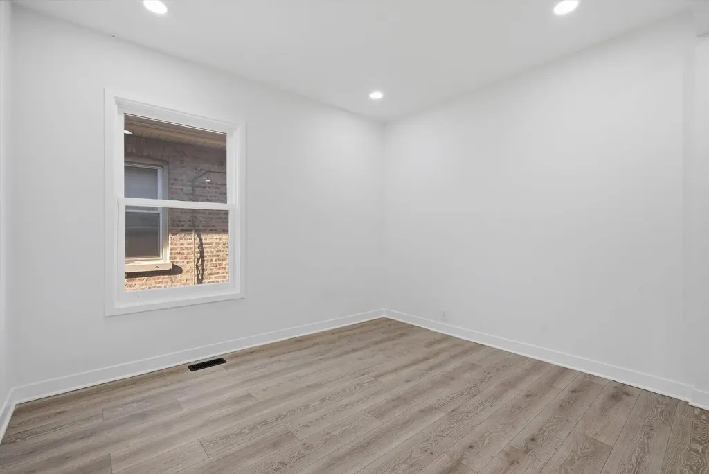 8219 South Throop Street Chicago IL 60620