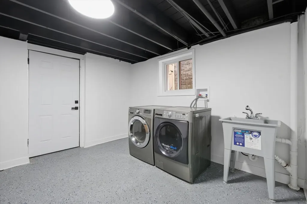 8219 South Throop Street Chicago IL 60620