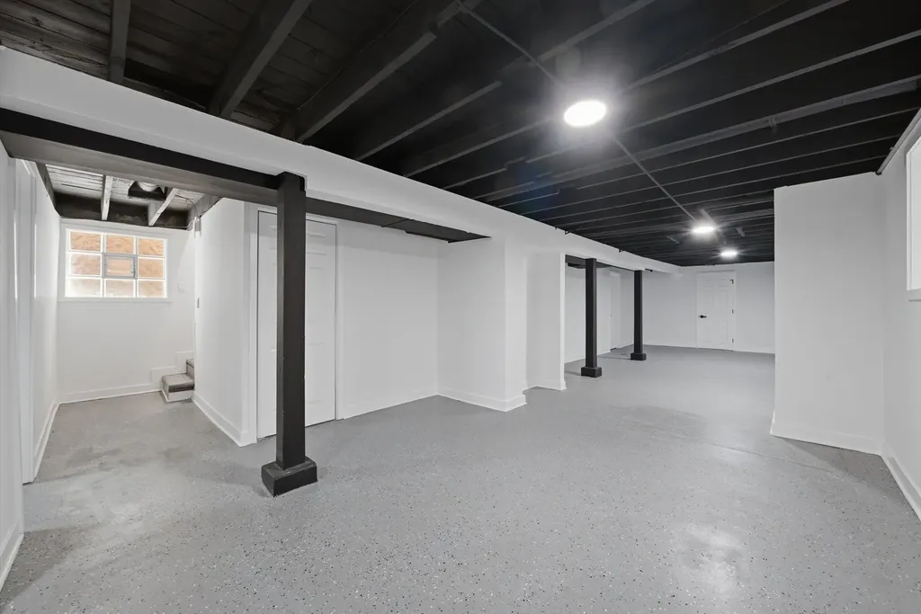 8219 South Throop Street Chicago IL 60620