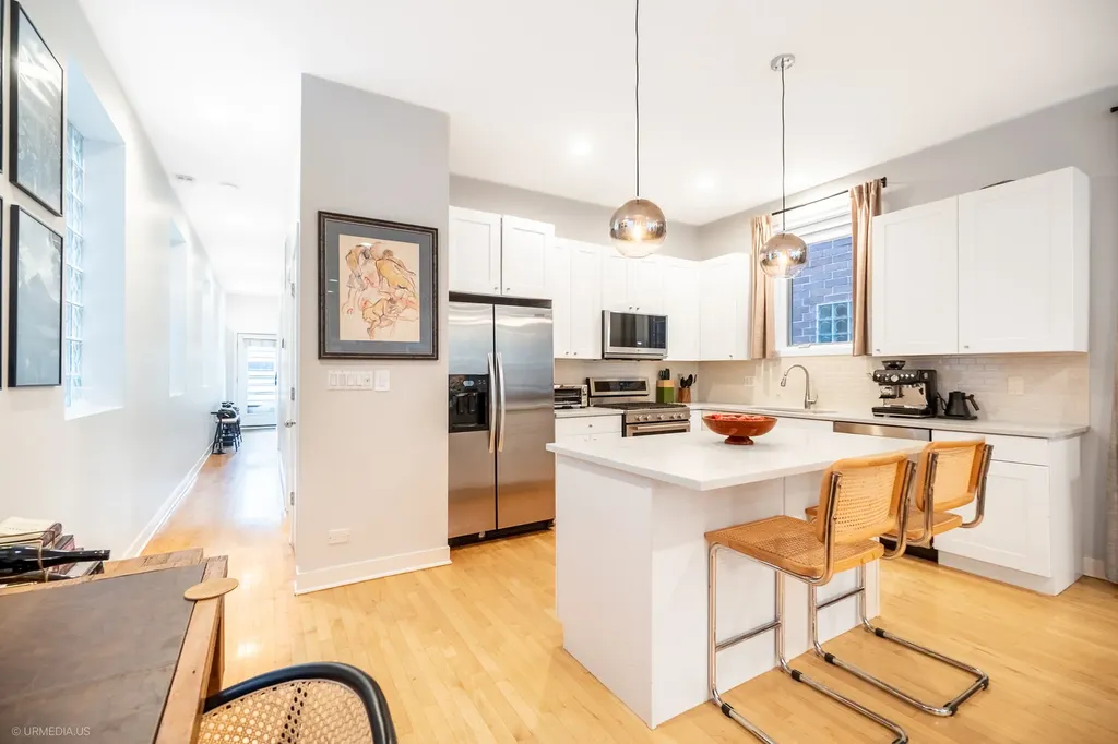 933 North Wolcott Avenue Chicago IL 60622