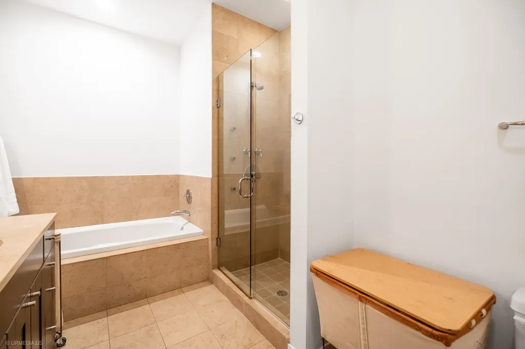 933 North Wolcott Avenue Chicago IL 60622
