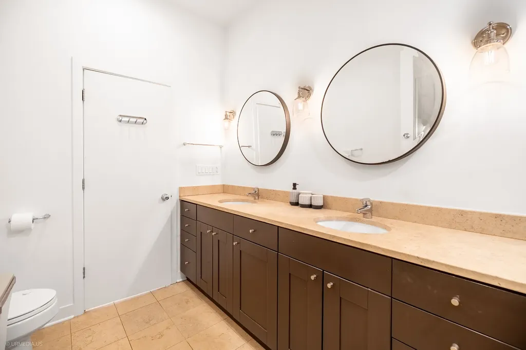 933 North Wolcott Avenue Chicago IL 60622