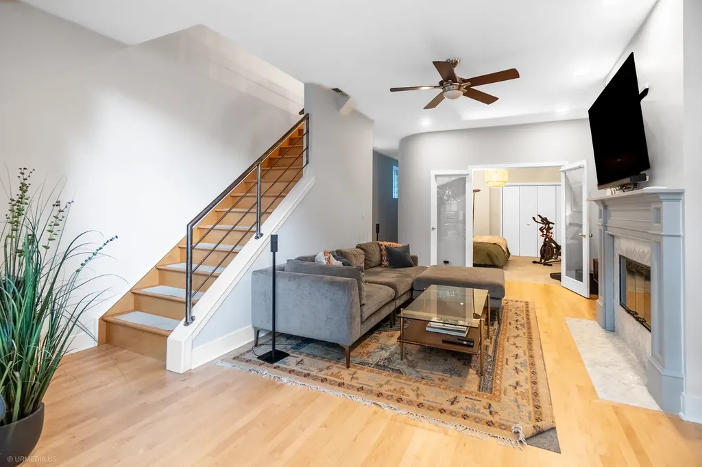 933 North Wolcott Avenue Chicago IL 60622