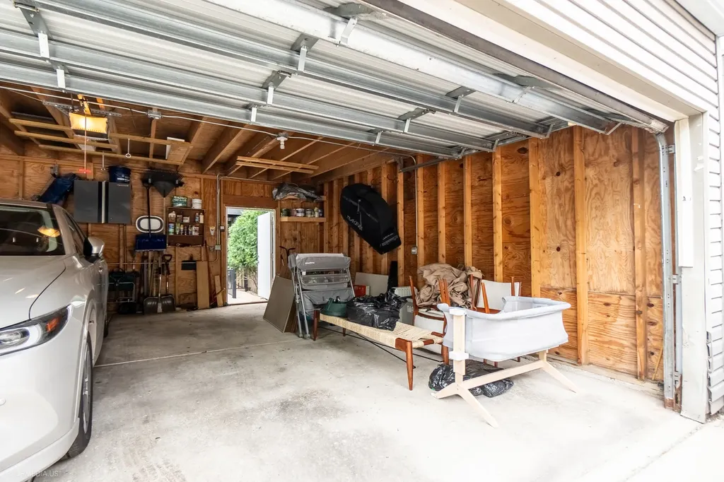 933 North Wolcott Avenue Chicago IL 60622