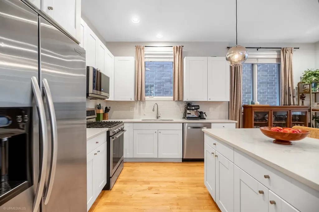 933 North Wolcott Avenue Chicago IL 60622