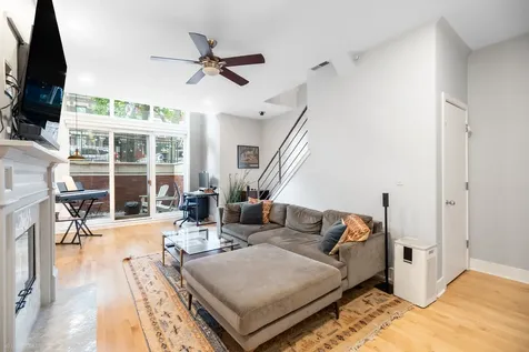 933 North Wolcott Avenue Chicago IL 60622