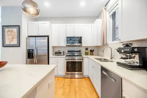 933 North Wolcott Avenue Chicago IL 60622