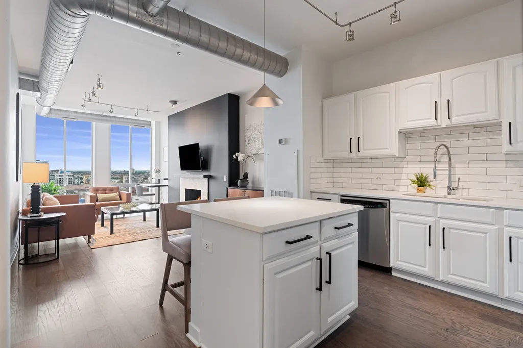 720 North Larrabee Street Chicago IL 60654