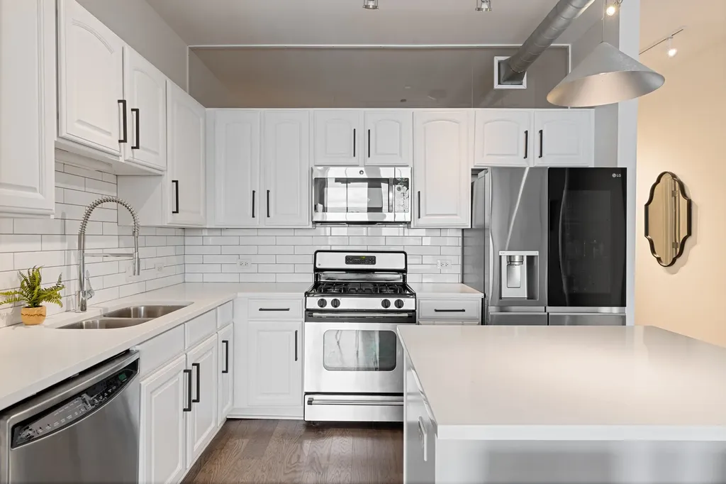 720 North Larrabee Street Chicago IL 60654