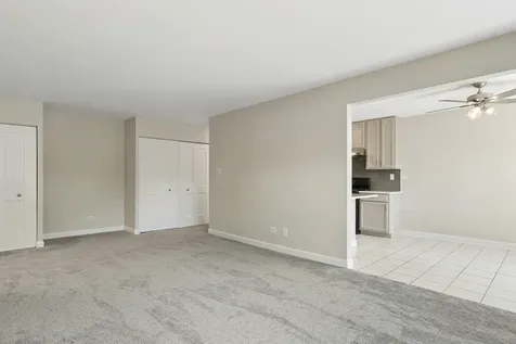 2642 North Windsor Drive Arlington Heights IL 60004