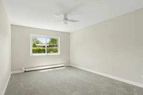 2642 North Windsor Drive Arlington Heights IL 60004