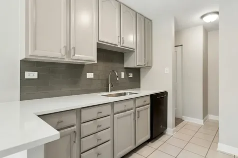 2642 North Windsor Drive Arlington Heights IL 60004
