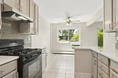 2642 North Windsor Drive Arlington Heights IL 60004