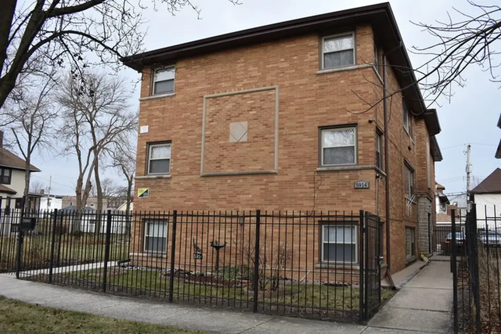 5914 West Huron Street Chicago IL 60644