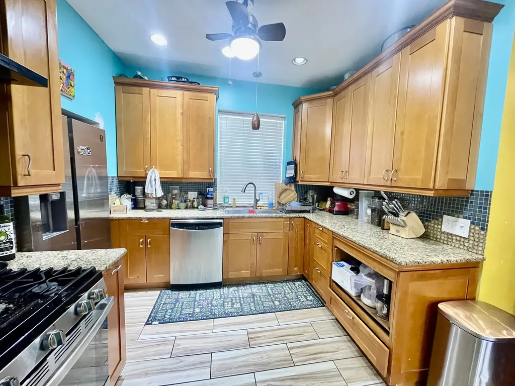 7916 South Constance Avenue Chicago IL 60617