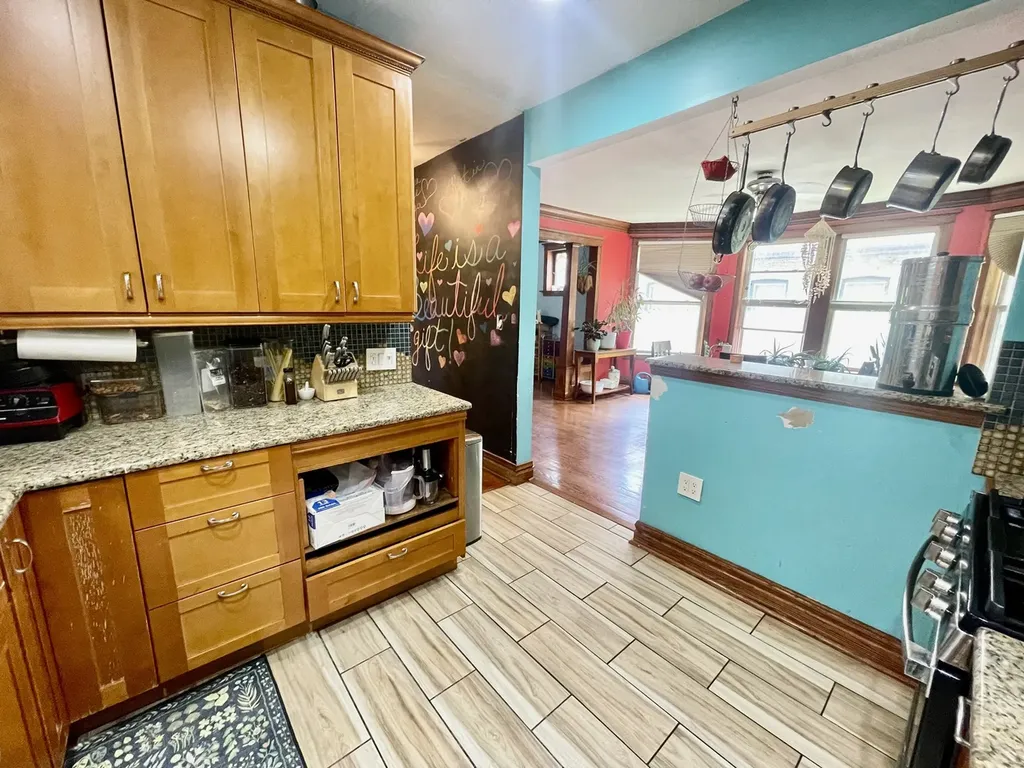 7916 South Constance Avenue Chicago IL 60617