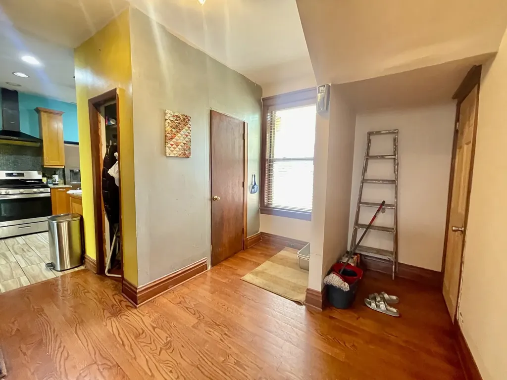 7916 South Constance Avenue Chicago IL 60617