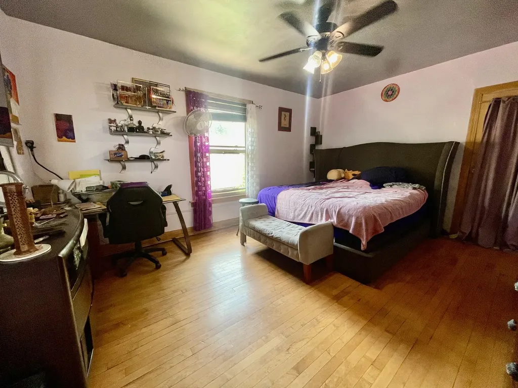 7916 South Constance Avenue Chicago IL 60617
