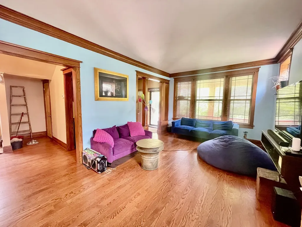 7916 South Constance Avenue Chicago IL 60617