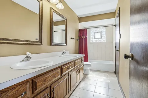 14843 Anne Court Oak Forest IL 60452