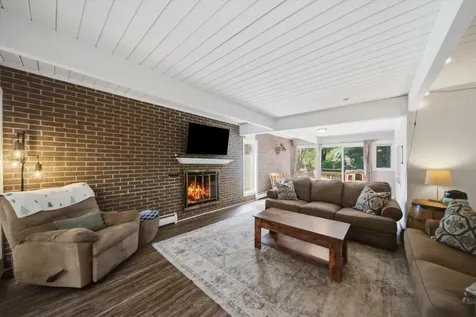22 Plum Court Sleepy Hollow IL 60118