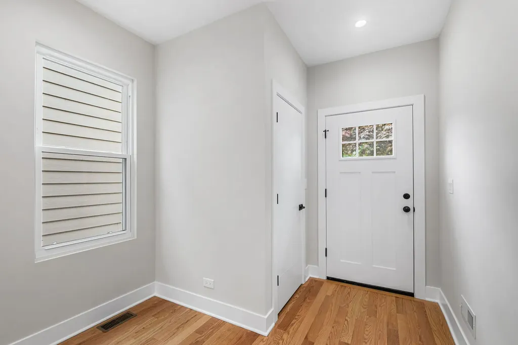 2204 North Kildare Avenue Chicago IL 60639