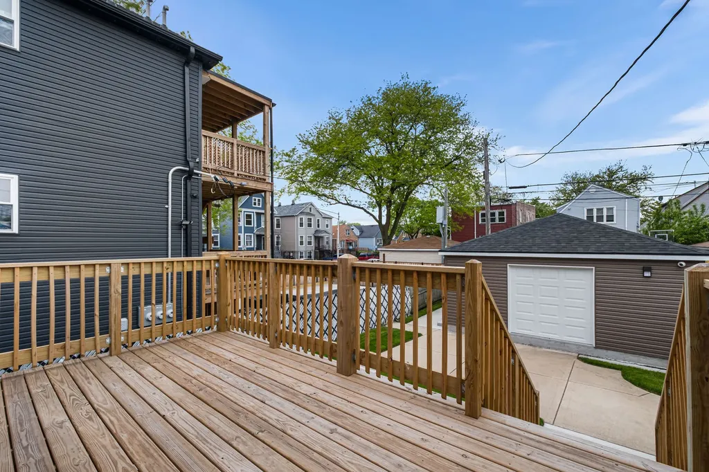 2204 North Kildare Avenue Chicago IL 60639