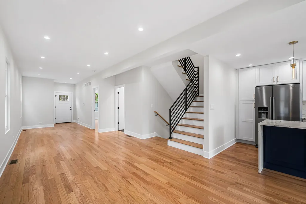 2204 North Kildare Avenue Chicago IL 60639