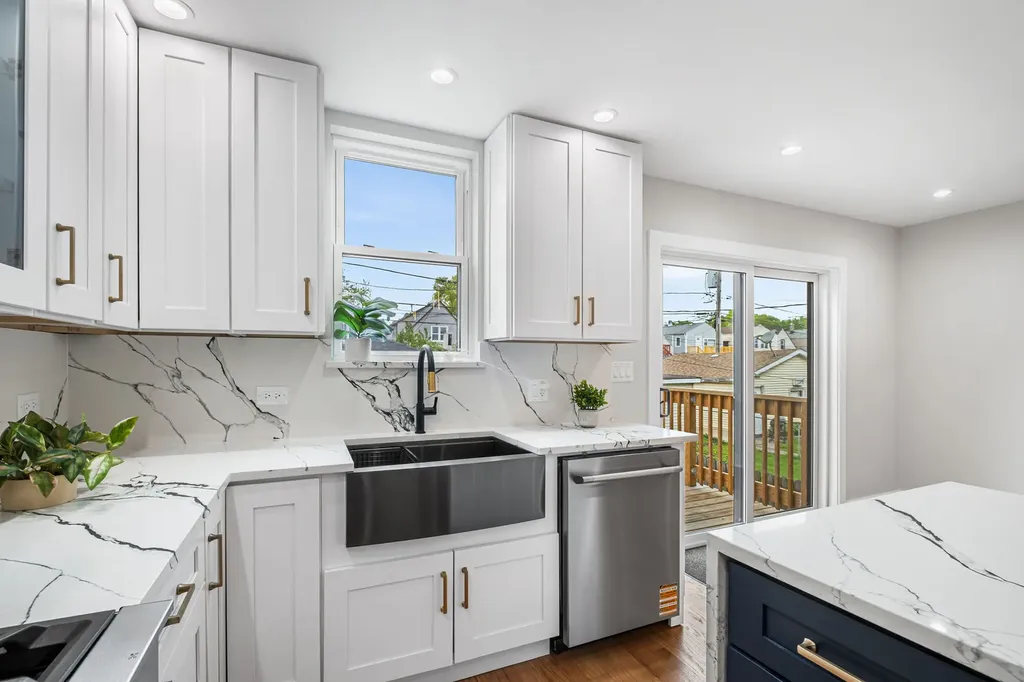 2204 North Kildare Avenue Chicago IL 60639