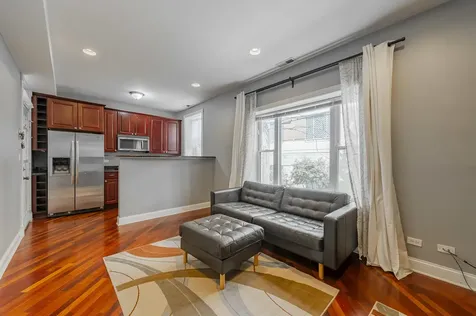 906 West Winona Street Chicago IL 60640