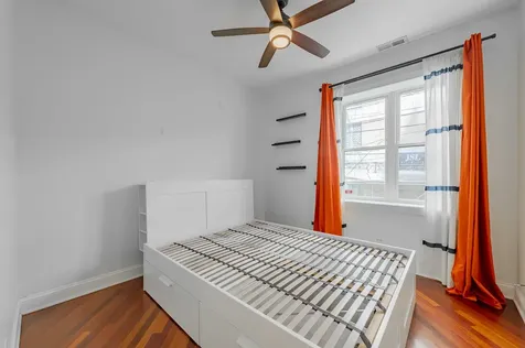 906 West Winona Street Chicago IL 60640