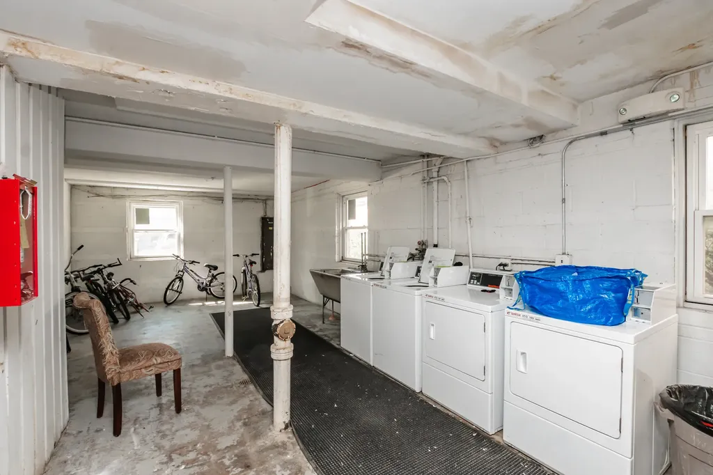 4629 Main Street Skokie IL 60076