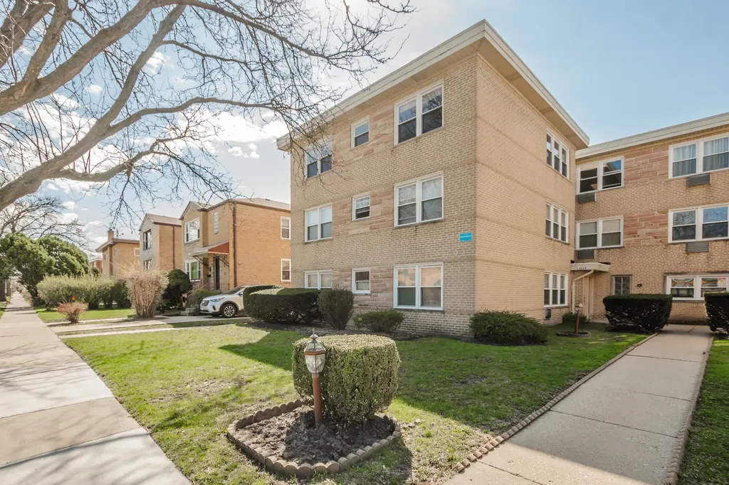 4629 Main Street Skokie IL 60076