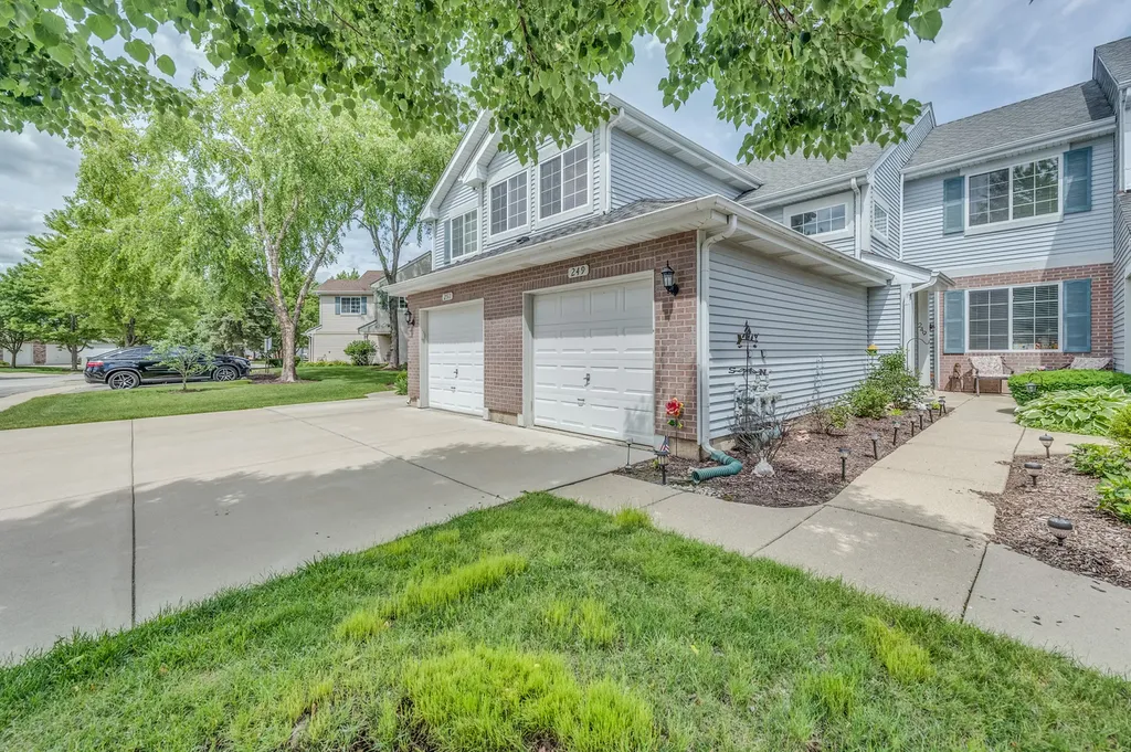 249 Sierra Pass Drive Schaumburg IL 60194