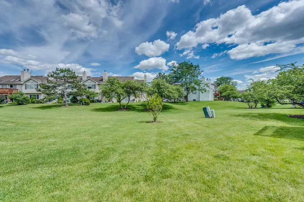 249 Sierra Pass Drive Schaumburg IL 60194