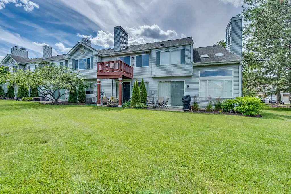 249 Sierra Pass Drive Schaumburg IL 60194
