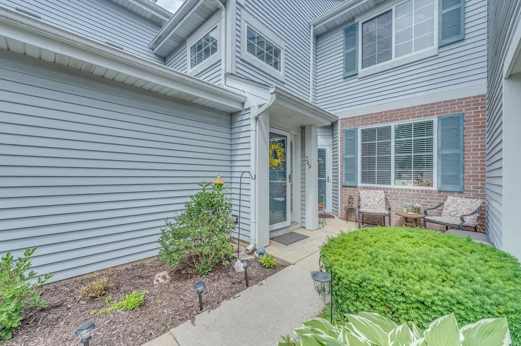249 Sierra Pass Drive Schaumburg IL 60194