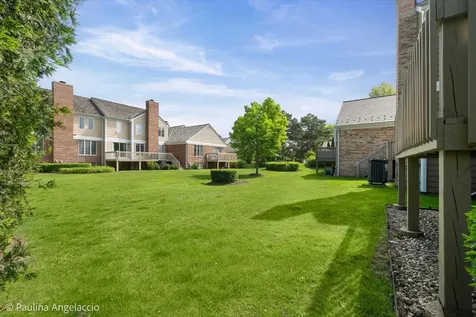 1417 Shire Circle Inverness IL 60067
