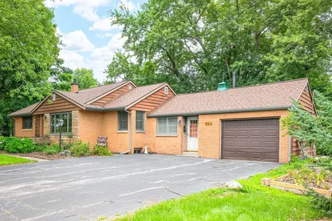 902 East Vine Street Leroy IL 61752