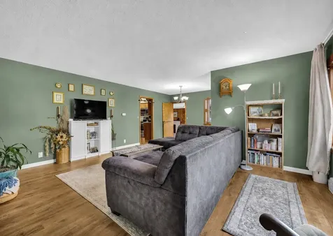 902 East Vine Street Leroy IL 61752