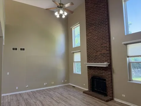 575 Capital Lane Gurnee IL 60031