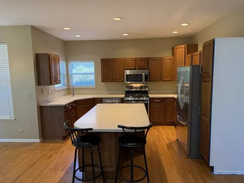 575 Capital Lane Gurnee IL 60031