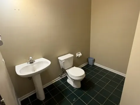 575 Capital Lane Gurnee IL 60031